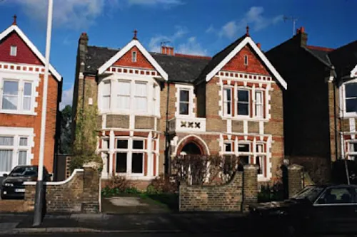 Colourful home in West Ealing. , E250