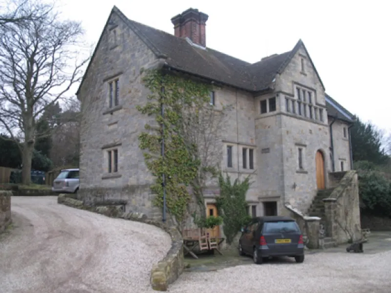 Driveway at Gothic toll house in Buxted, A1134 (photo 1)