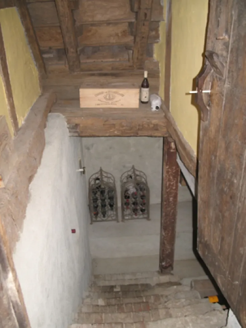 Cellar at Gothic toll house in Buxted, A1134 (photo 5)
