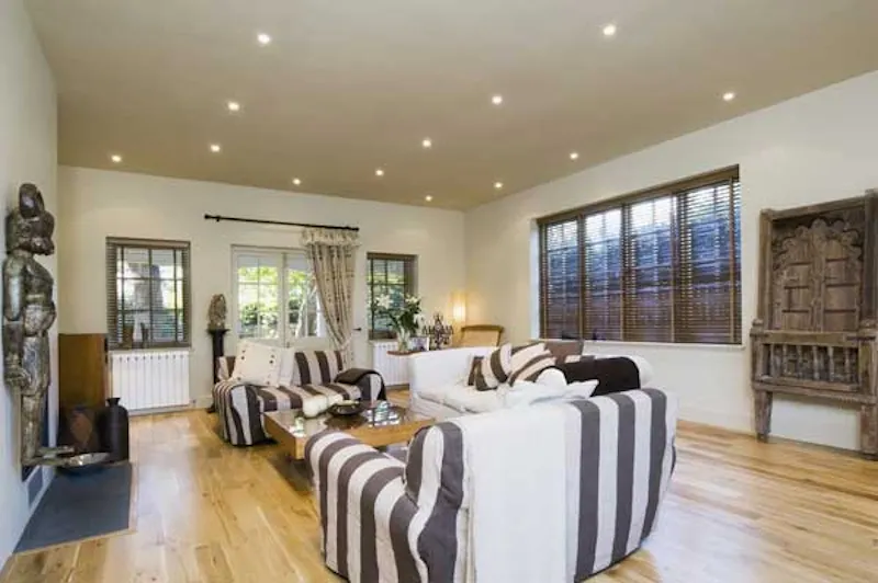 Living Room at Contemporary Beaconsfield house, E318 (photo 5)