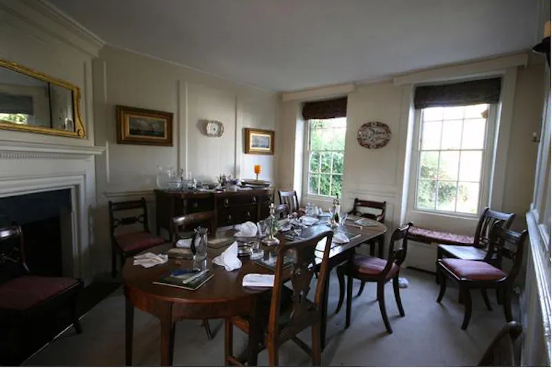 Dining room at Traditional home in Brentford, A580 (photo 9)