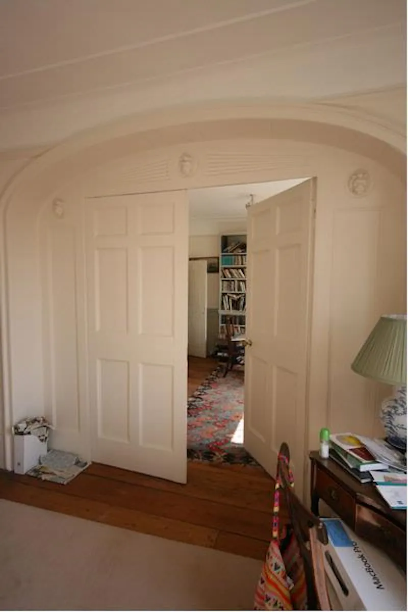 Traditional home in Brentford, A580 (photo 10)