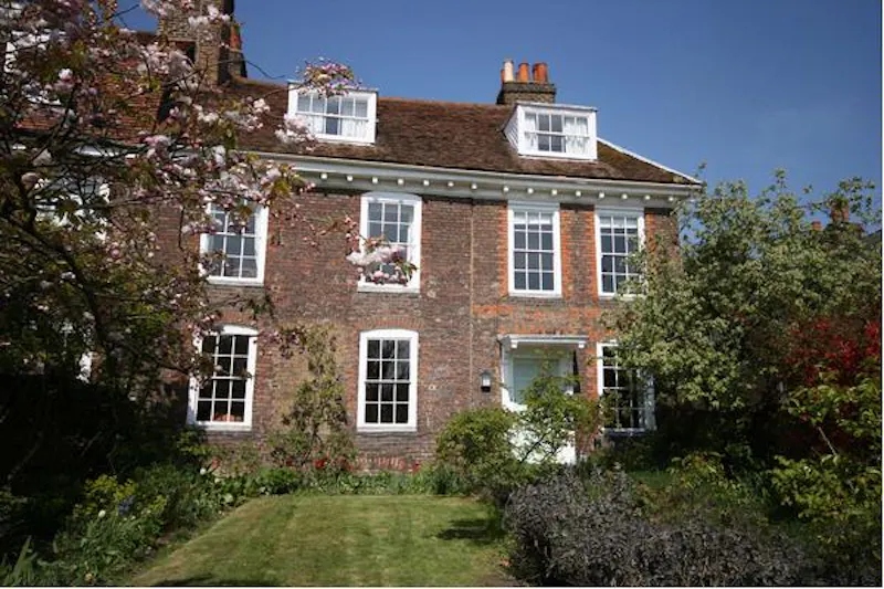 Traditional home in Brentford, A580 (photo 54)