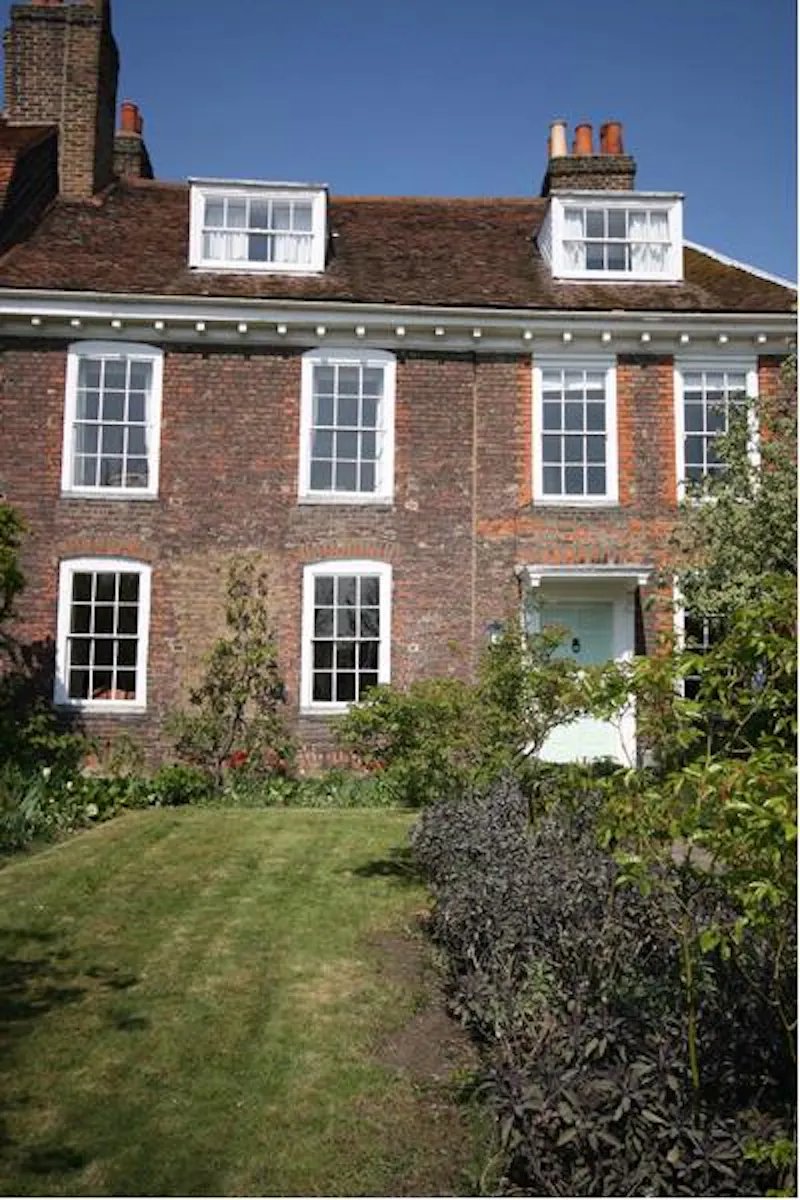 Traditional home in Brentford, A580 (photo 55)