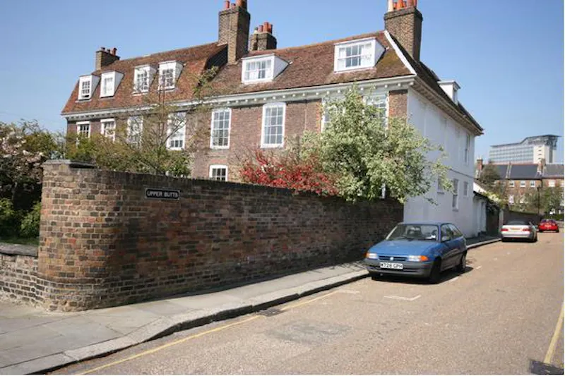 Traditional home in Brentford, A580 (photo 57)