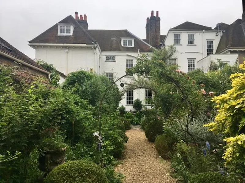 Traditional home in Brentford, A580 (photo 60)