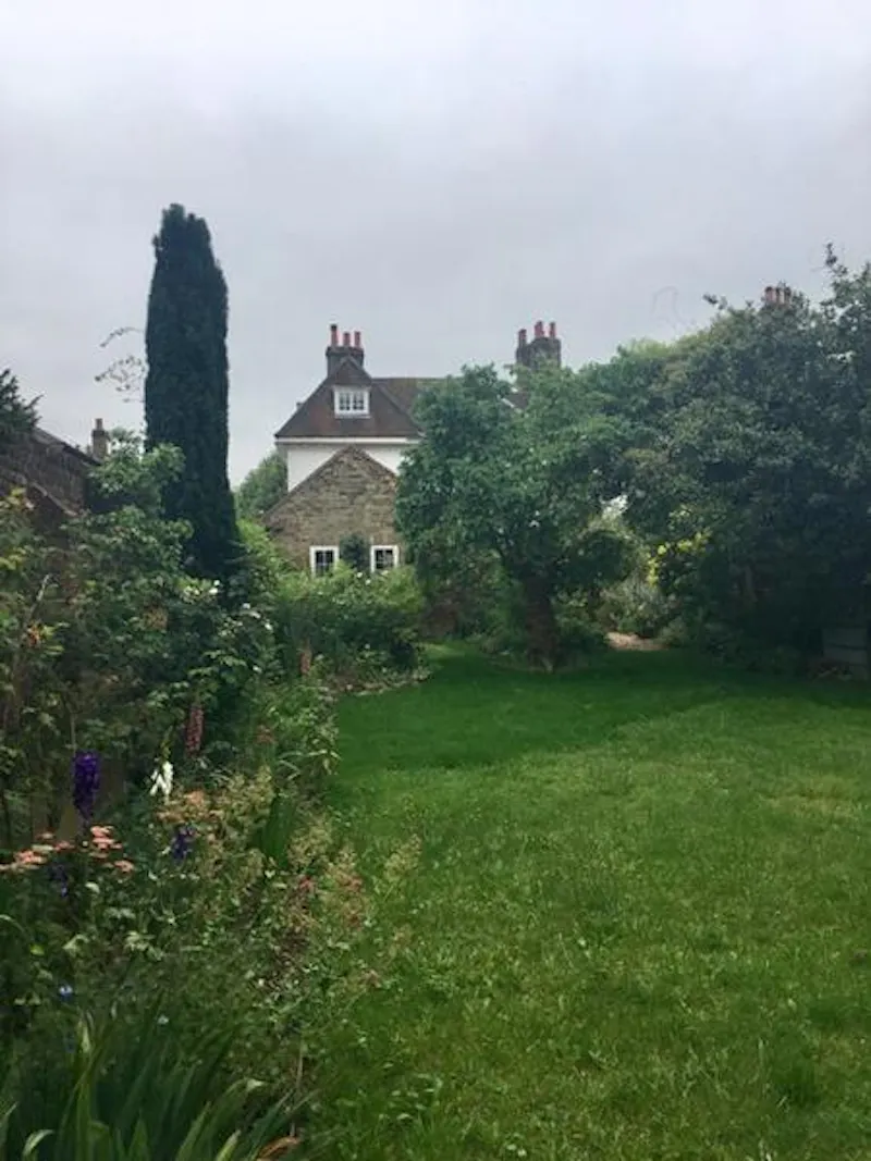 Traditional home in Brentford, A580 (photo 65)