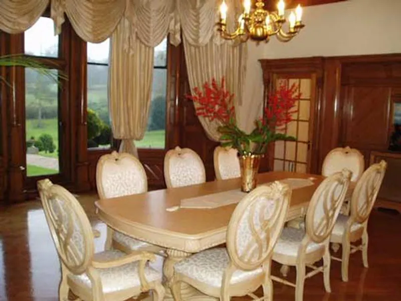Dining room at 1980's Hatfield house, A1011 (photo 10)