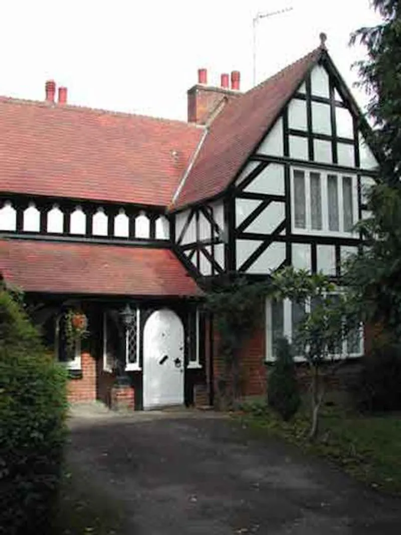 1980's Hatfield house, A1011 (photo 17)