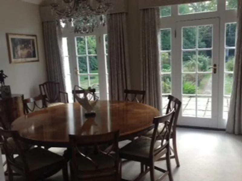 Dining room at Film location D1971 in Surrey (photo 7)