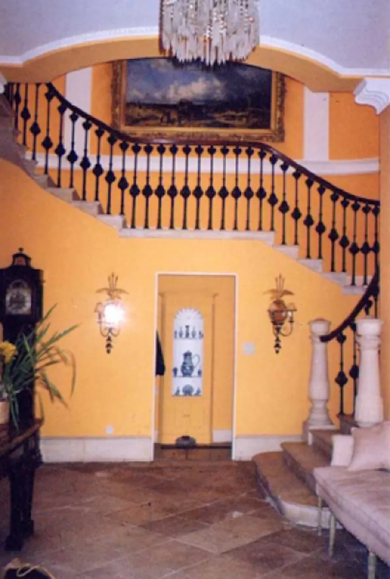 Entrance hall at Classic Georgian Thame Rectory, A1026 (photo 5)