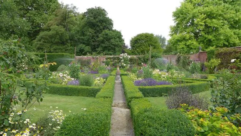Garden - formal at Classic Georgian Thame Rectory, A1026 (photo 53)