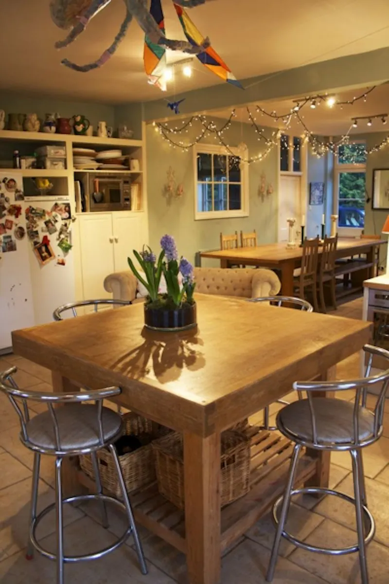 Kitchen at Georgian Colchester mansion, A1031 (photo 7)