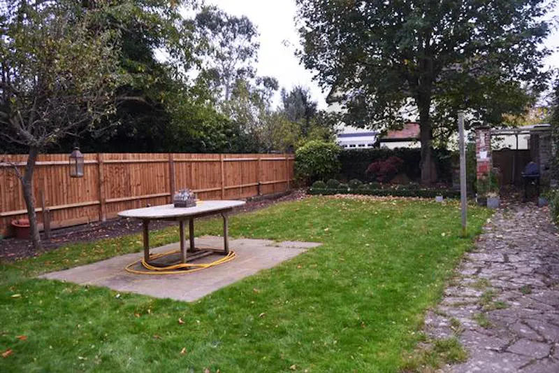Garden at Tooting Edwardian flat, B1263 (photo 13)