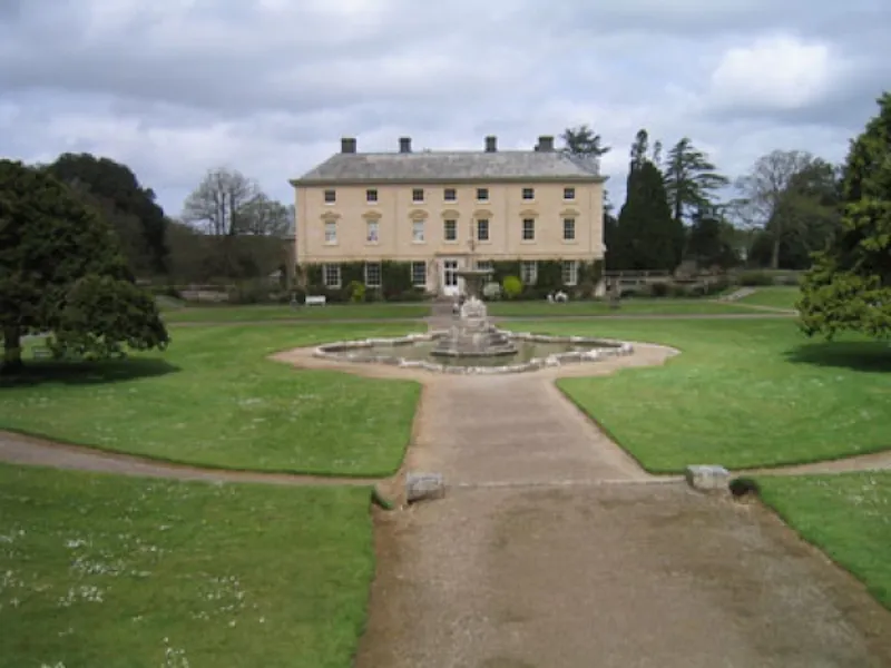 Garden - formal at Cornwall chateau style house, A1087 (photo 1)
