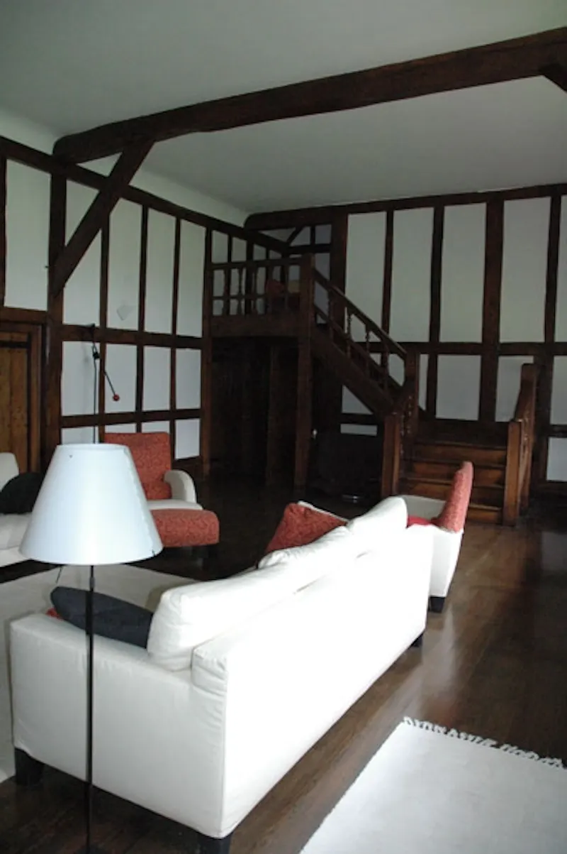 Film location D1964 in Surrey (photo 8)