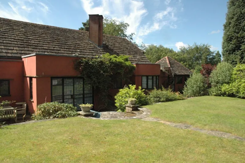 Film location D1964 in Surrey (photo 17)