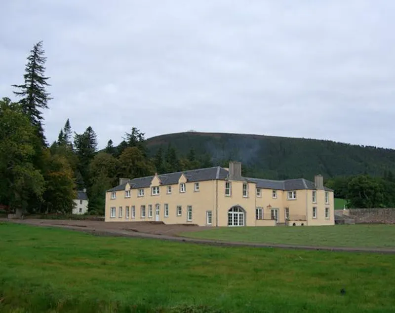 French-feel country house, A1127 (photo 3)