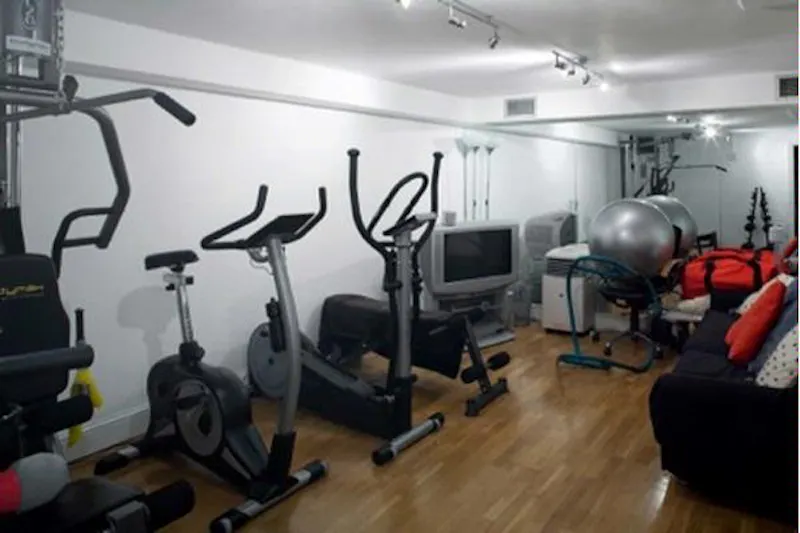 Gym at Film location B465 in London (photo 40)