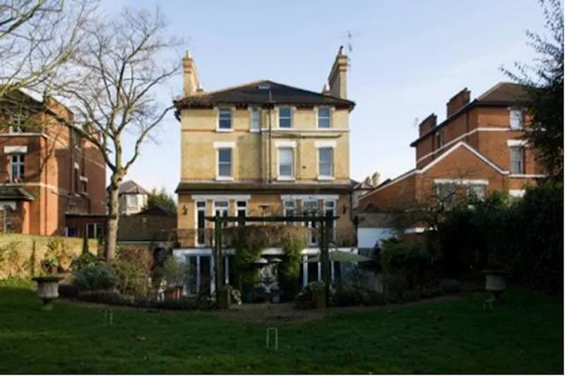 Film location B465 in London (photo 43)
