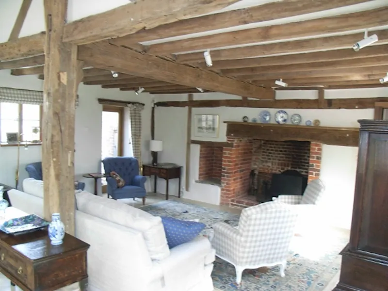 Drawing room at Film location L604 in West Sussex (photo 4)