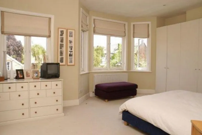 Bedroom at Film location E308 in London (photo 8)