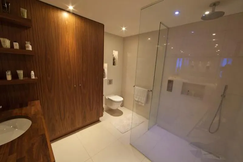 Bathroom at Split Fulham home, E311 (photo 25)
