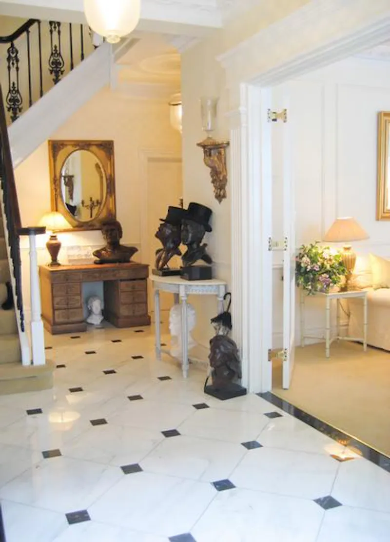 Entrance hall at Split Fulham home, E311 (photo 7)