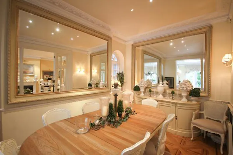 Dining room at Split Fulham home, E311 (photo 10)