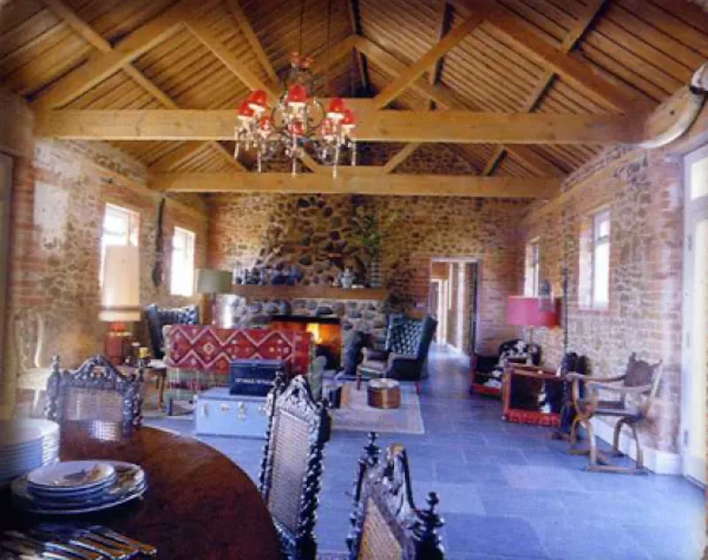 Dining room at Film location F385 in Norfolk (photo 3)