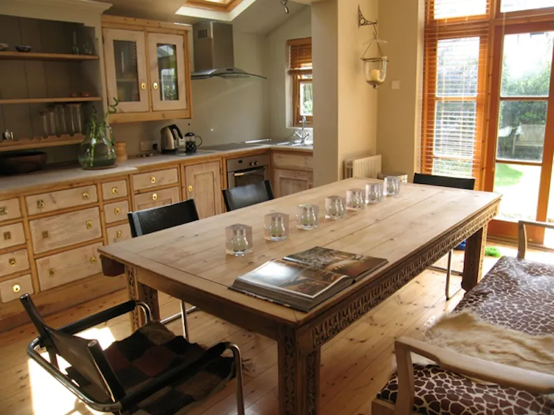 Kitchen at Barnes home with warm interiors, B1485 (photo 2)
