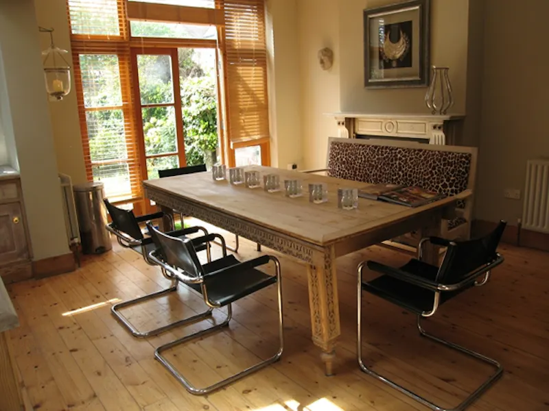 Barnes home with warm interiors, B1485 (photo 4)