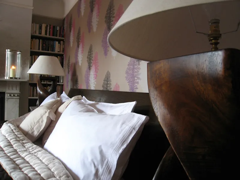 Barnes home with warm interiors, B1485 (photo 21)