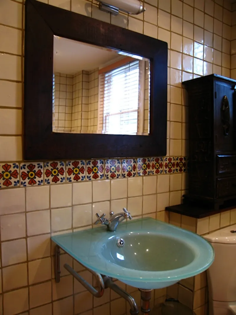 Barnes home with warm interiors, B1485 (photo 22)