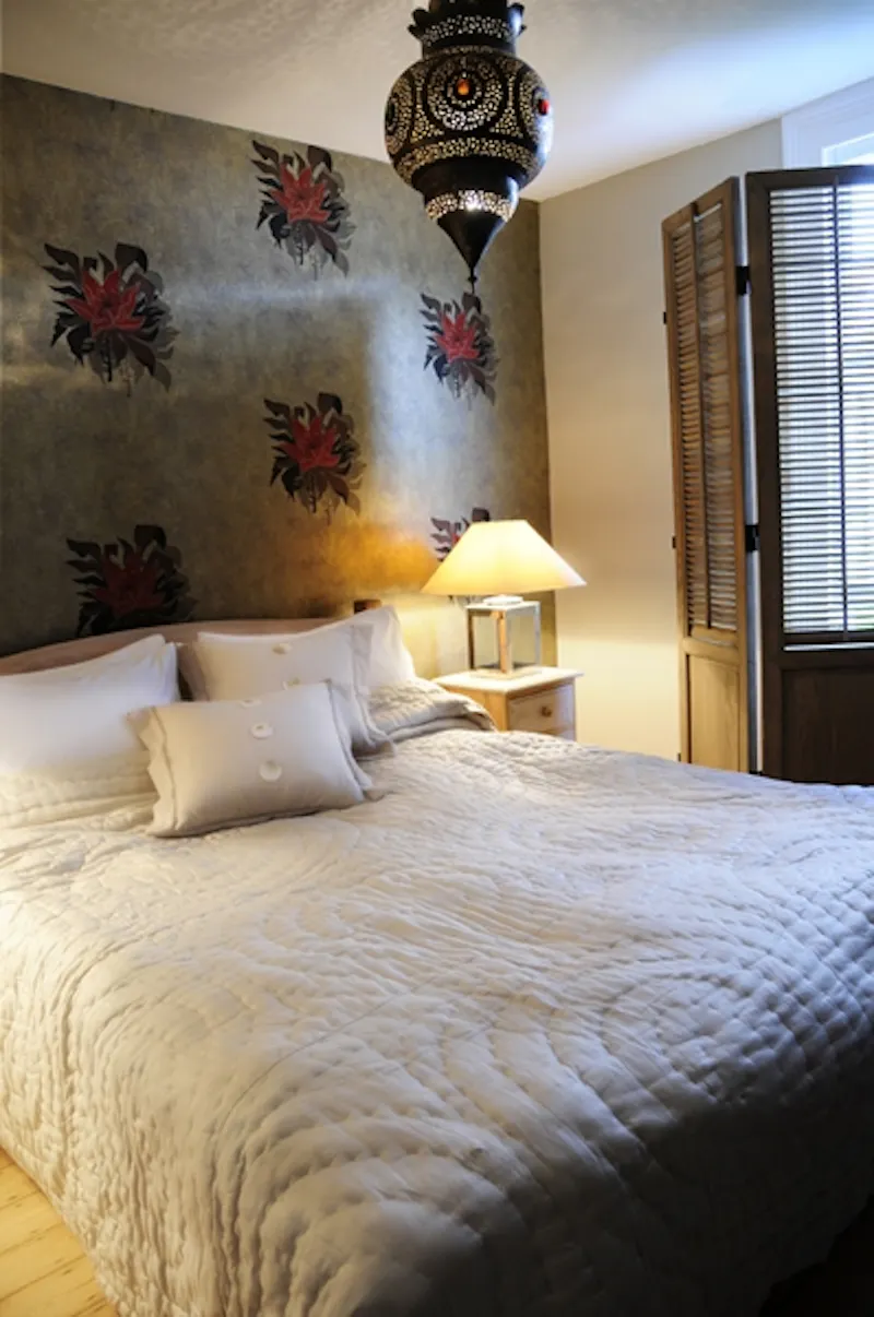 Barnes home with warm interiors, B1485 (photo 25)