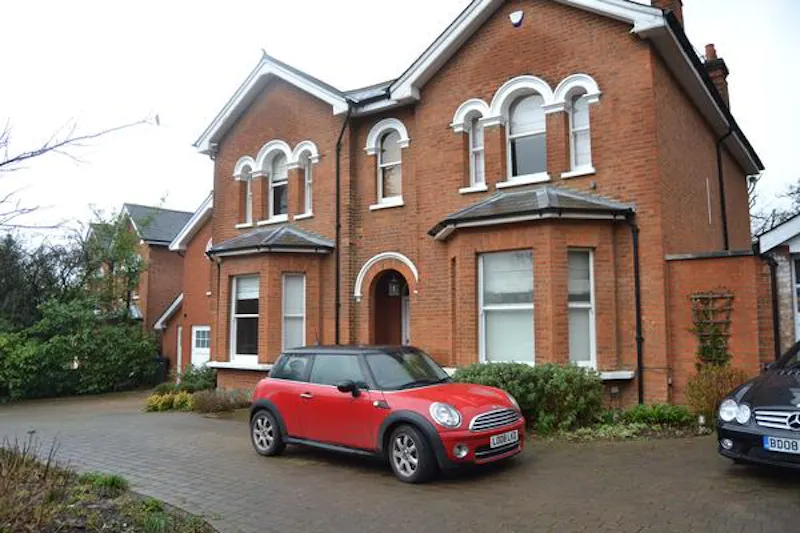 Driveway at Large detached house in Ealing, B1280 (photo 1)