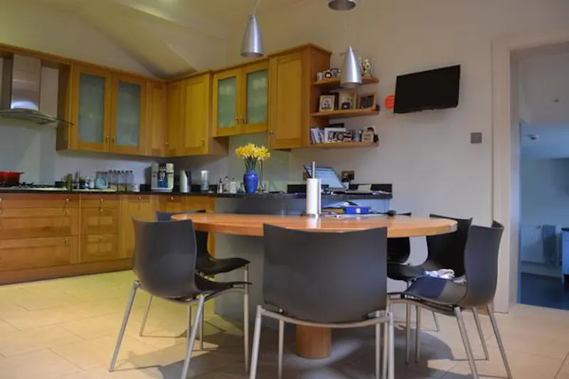 Dining room at Large detached house in Ealing, B1280 (photo 7)