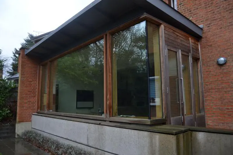 Large detached house in Ealing, B1280 (photo 36)
