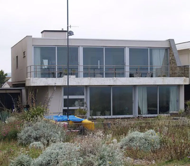 Glass at Shoreham beach house, C678 (photo 17)