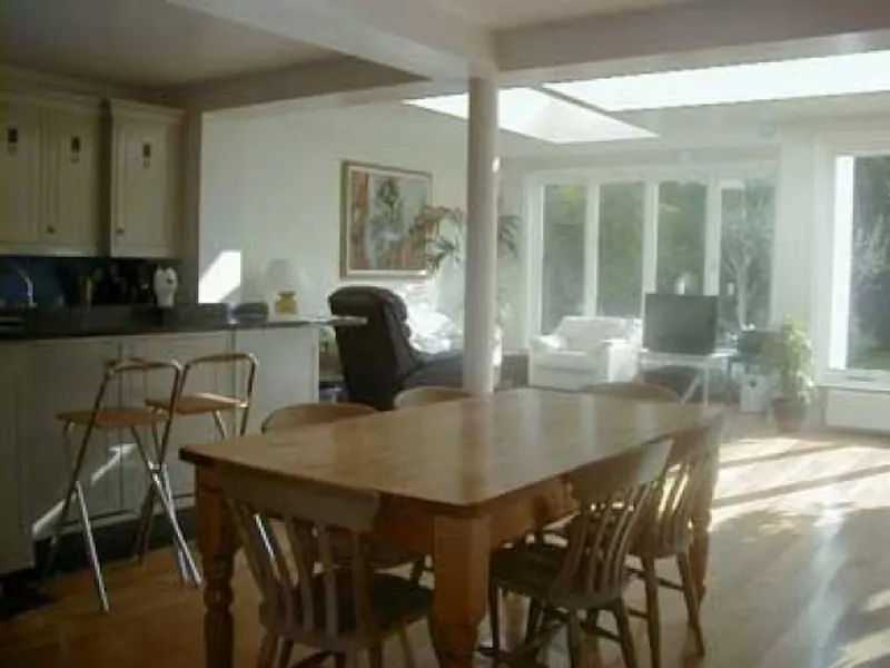 Kitchen at Large Roehampton house, D1344 (photo 5)
