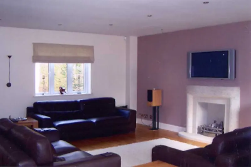 Fireplace at Film location D1753 in Berkshire (photo 2)