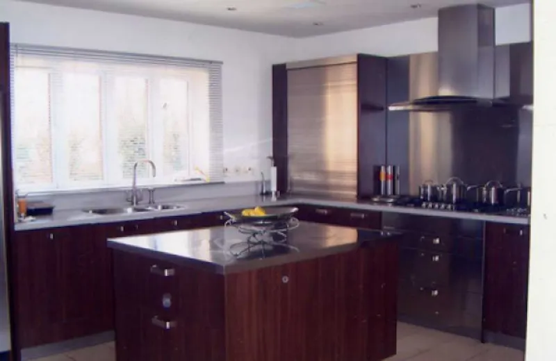 Kitchen at Film location D1753 in Berkshire (photo 4)
