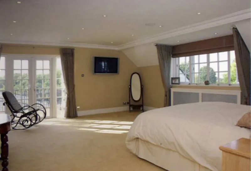 Bedroom at Film location D1746 in Berkshire (photo 5)