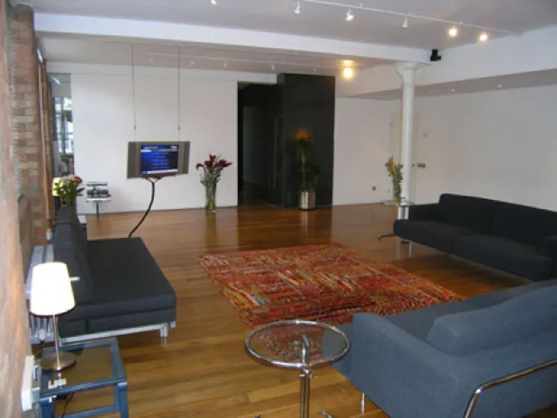 Living Room at Open plan loft in Hoxton, F546 (photo 1)