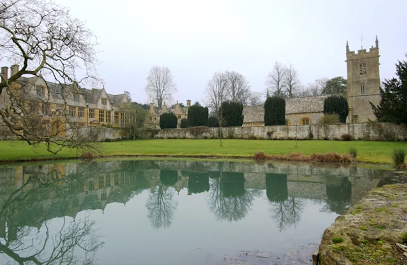 Lake at Historic Cotswolds Jacobean manor, M14 (photo 4)