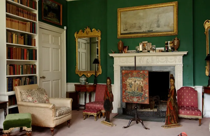 Fireplace at Historic Cotswolds Jacobean manor, M14 (photo 12)