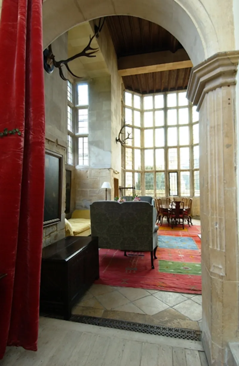 Dining room at Historic Cotswolds Jacobean manor, M14 (photo 15)
