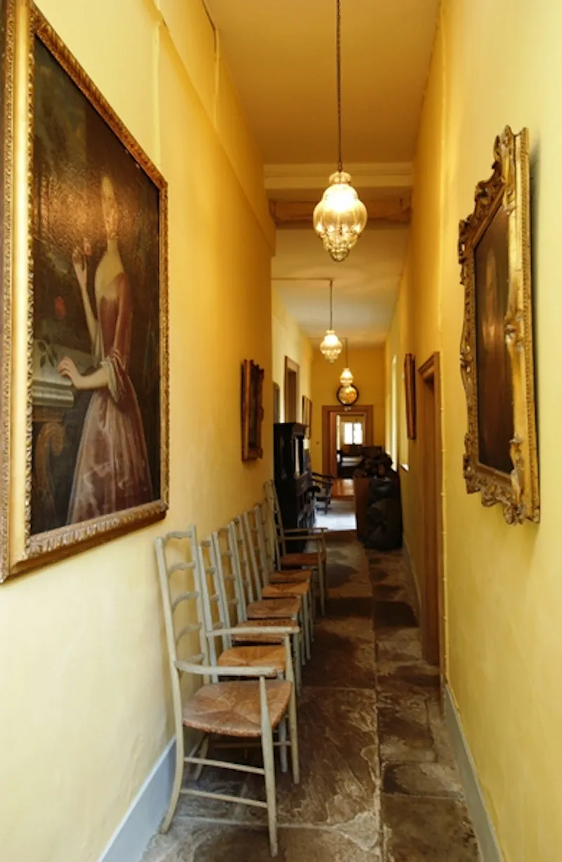 Historic Cotswolds Jacobean manor, M14 (photo 26)