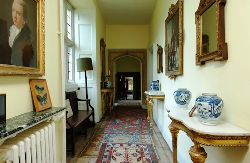 Corridor at Historic Cotswolds Jacobean manor, M14 (photo 20)