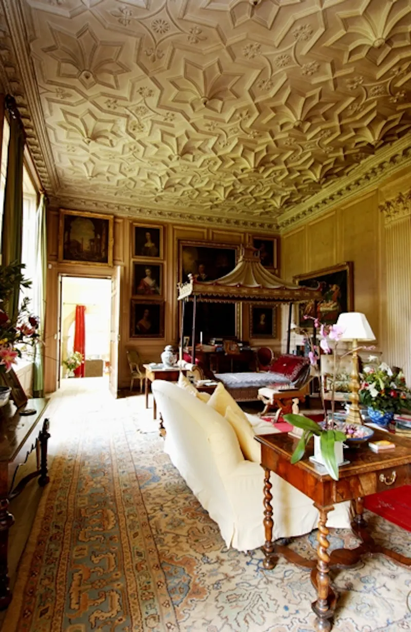 Drawing room at Historic Cotswolds Jacobean manor, M14 (photo 11)